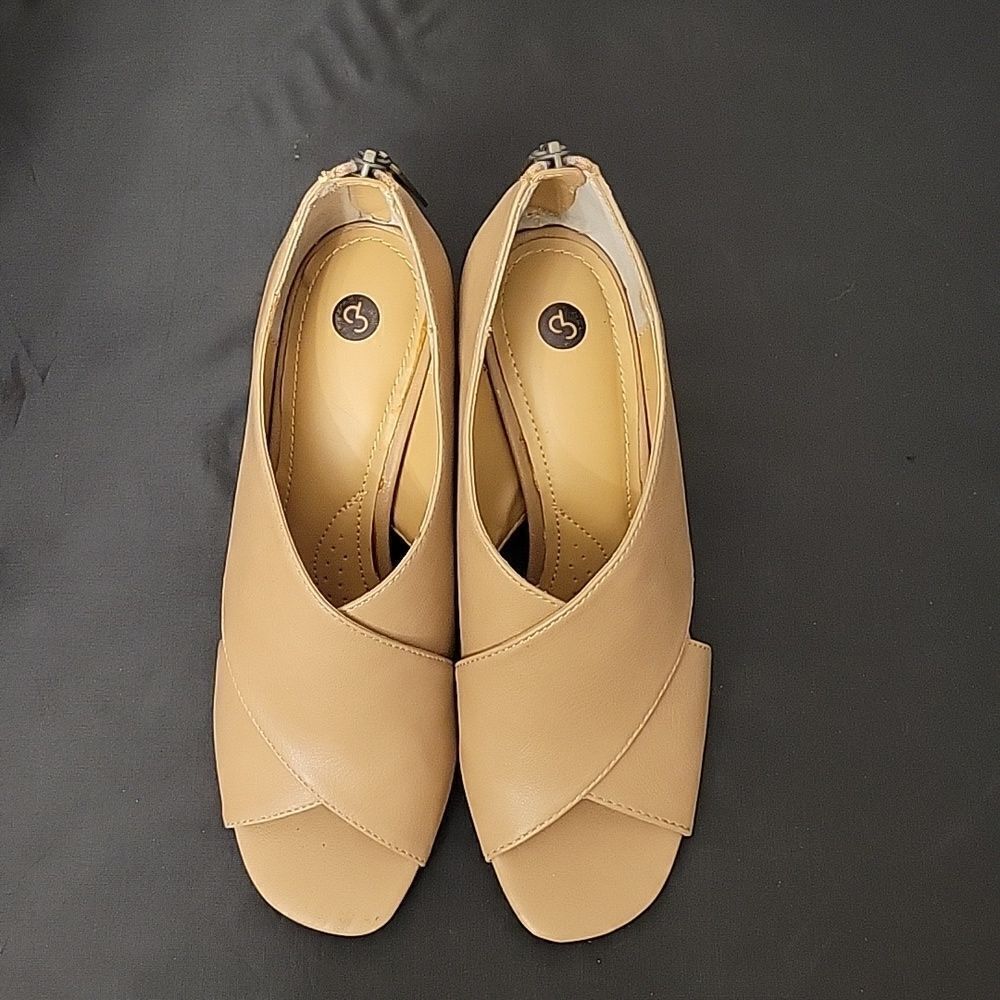 BRAND NEW PEEP TOE CRISSCROSS STRAP ZIP CLOSURE BACK SHOE